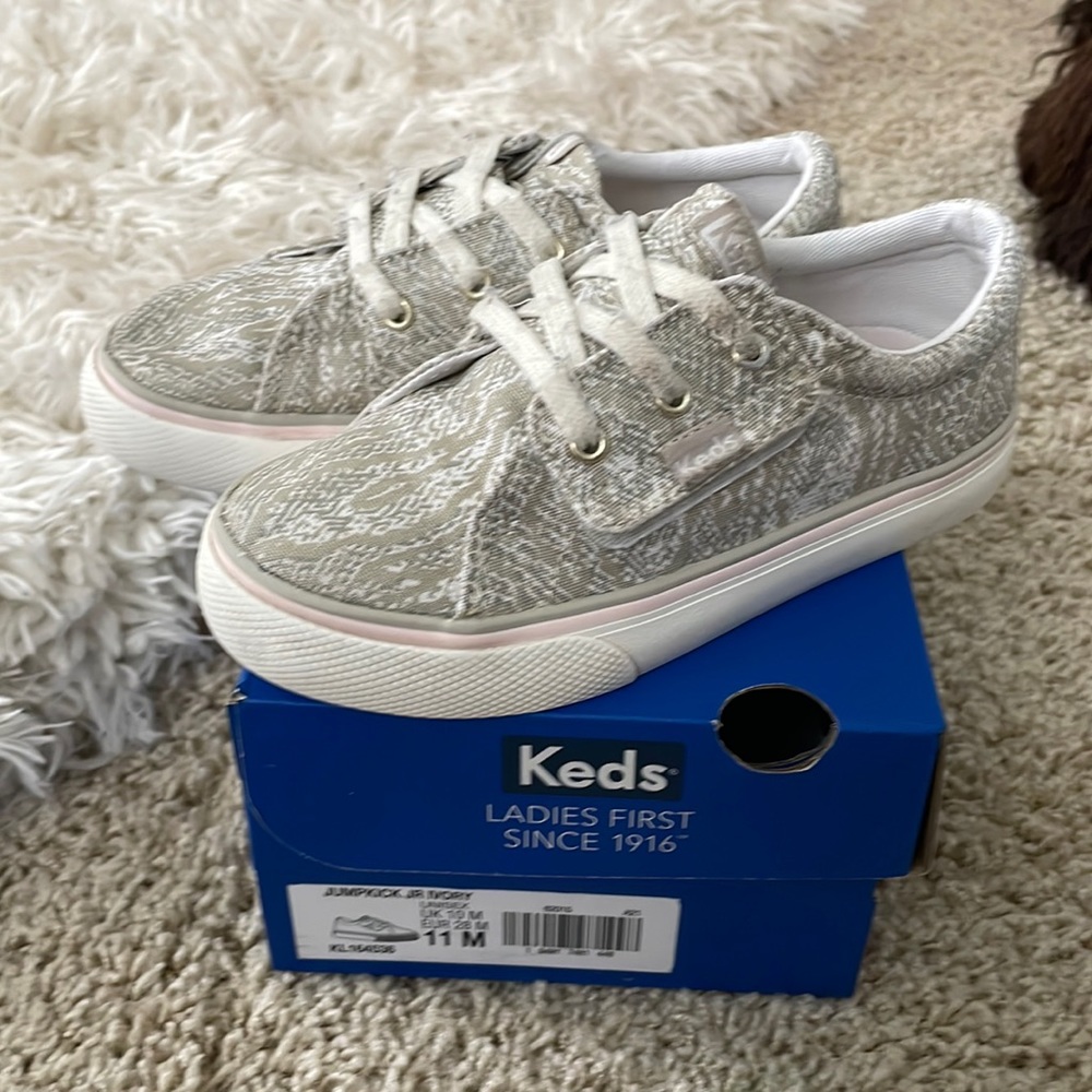 Keds Velcro tennis shoe sneaker